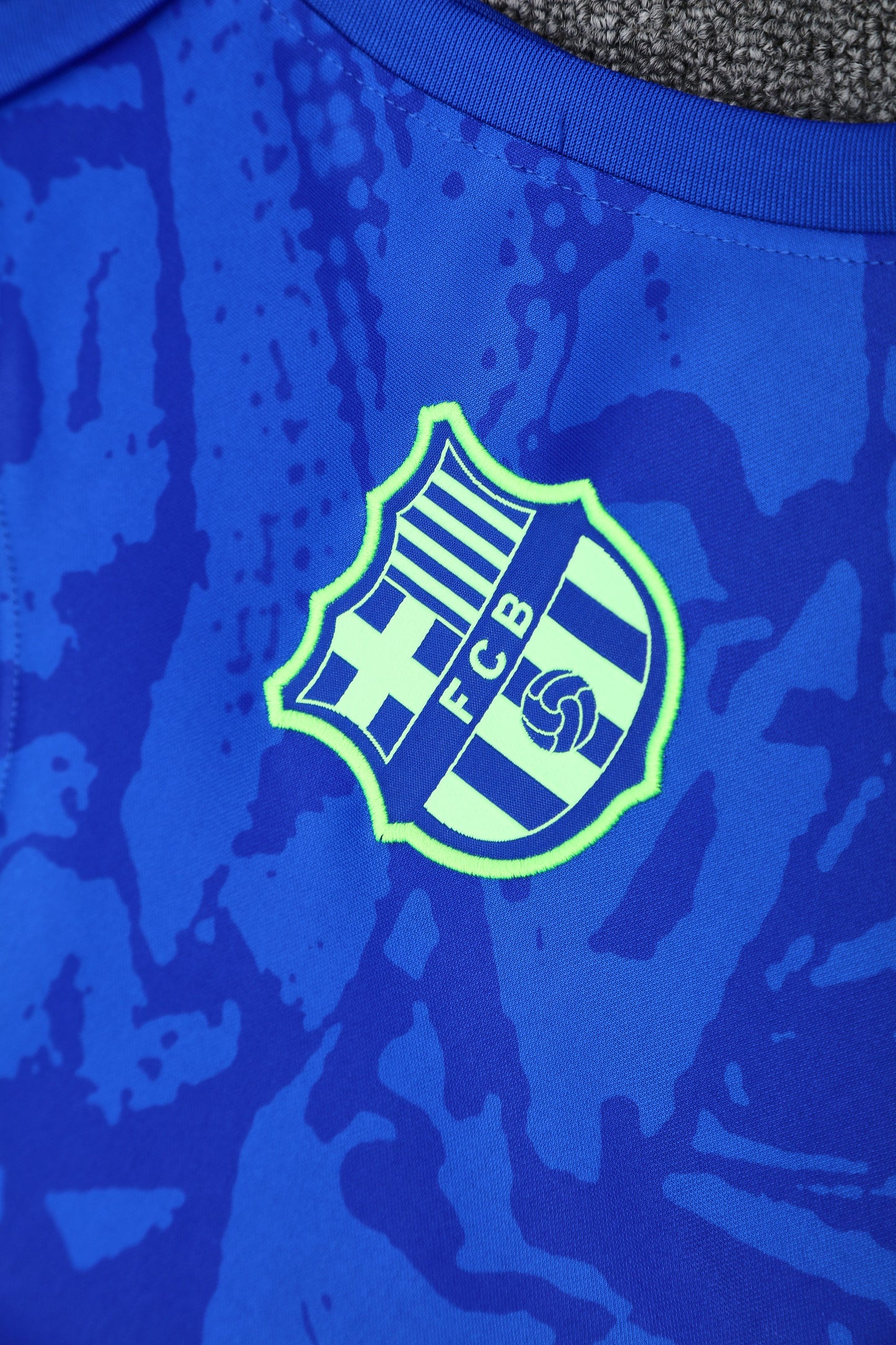 Kit Adulto Barcelona 25-26 – Regata Azul e Shorts Pretos