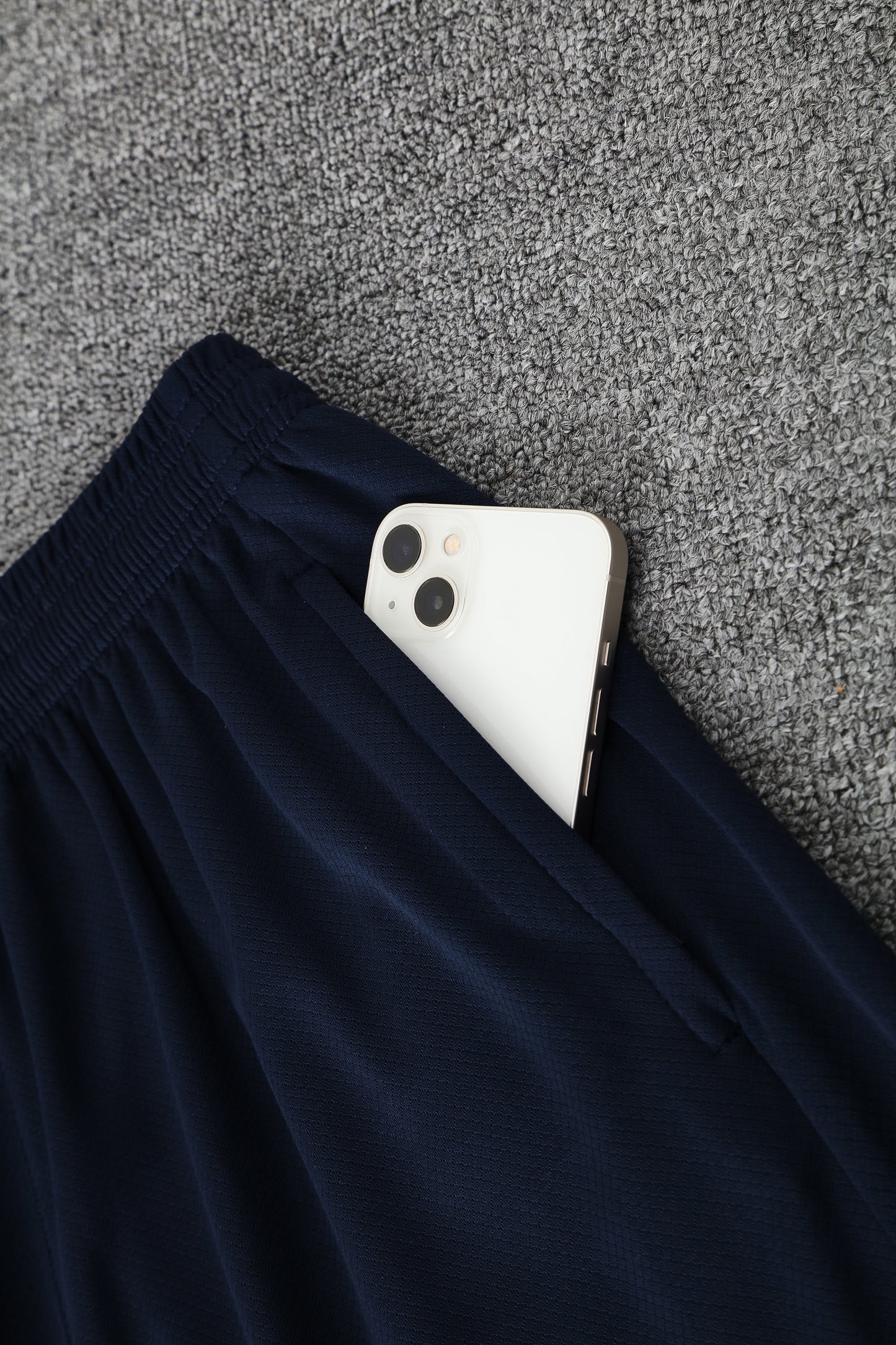 Kit Adulto Chelsea 25-26 – Regata e Shorts Azul-Marinho com Detalhes em Salmão