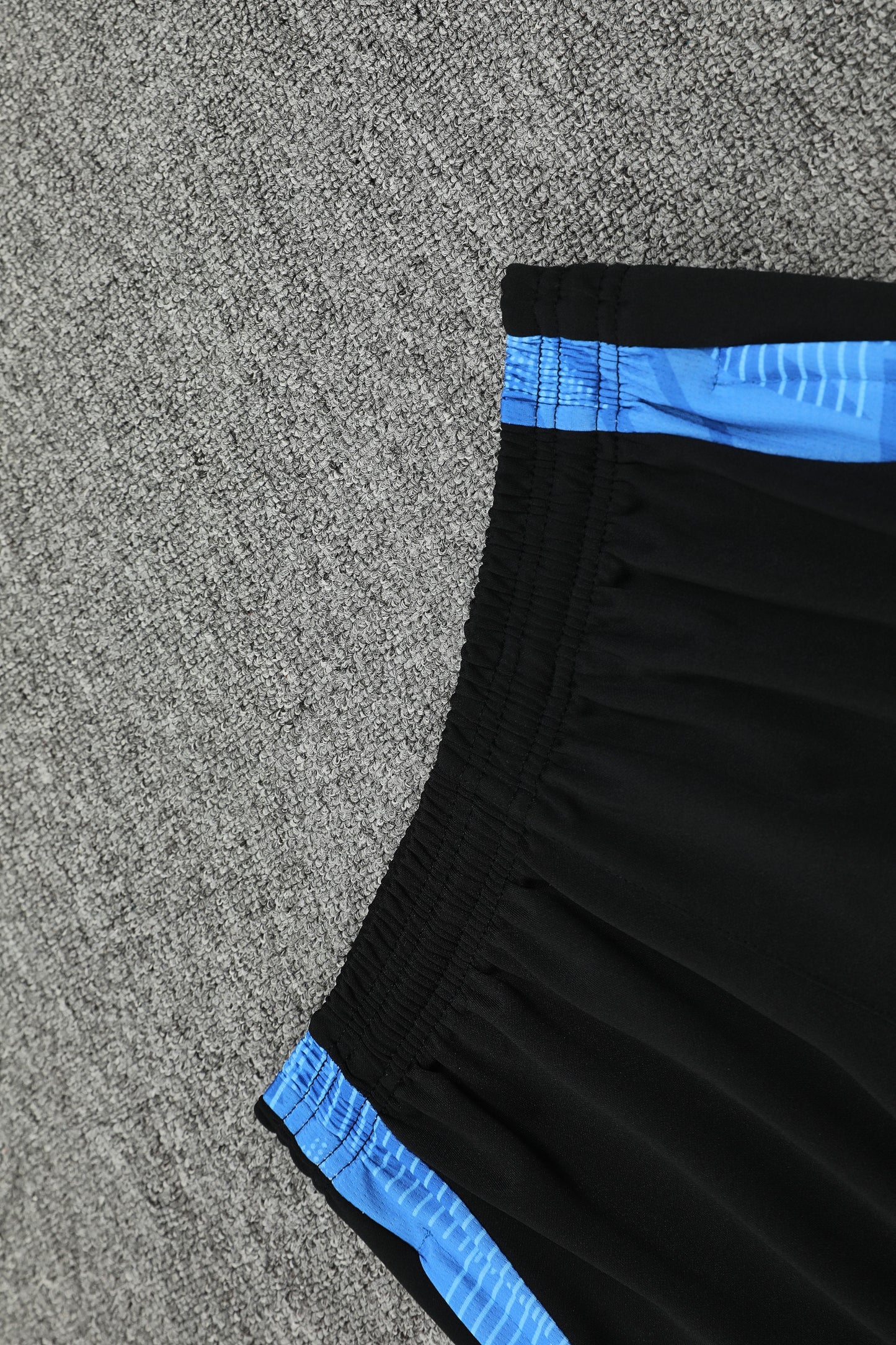Kit Adulto Argentina 24-25 – Moletom de Capuz Preto com Detalhes Azul Claro + Calça