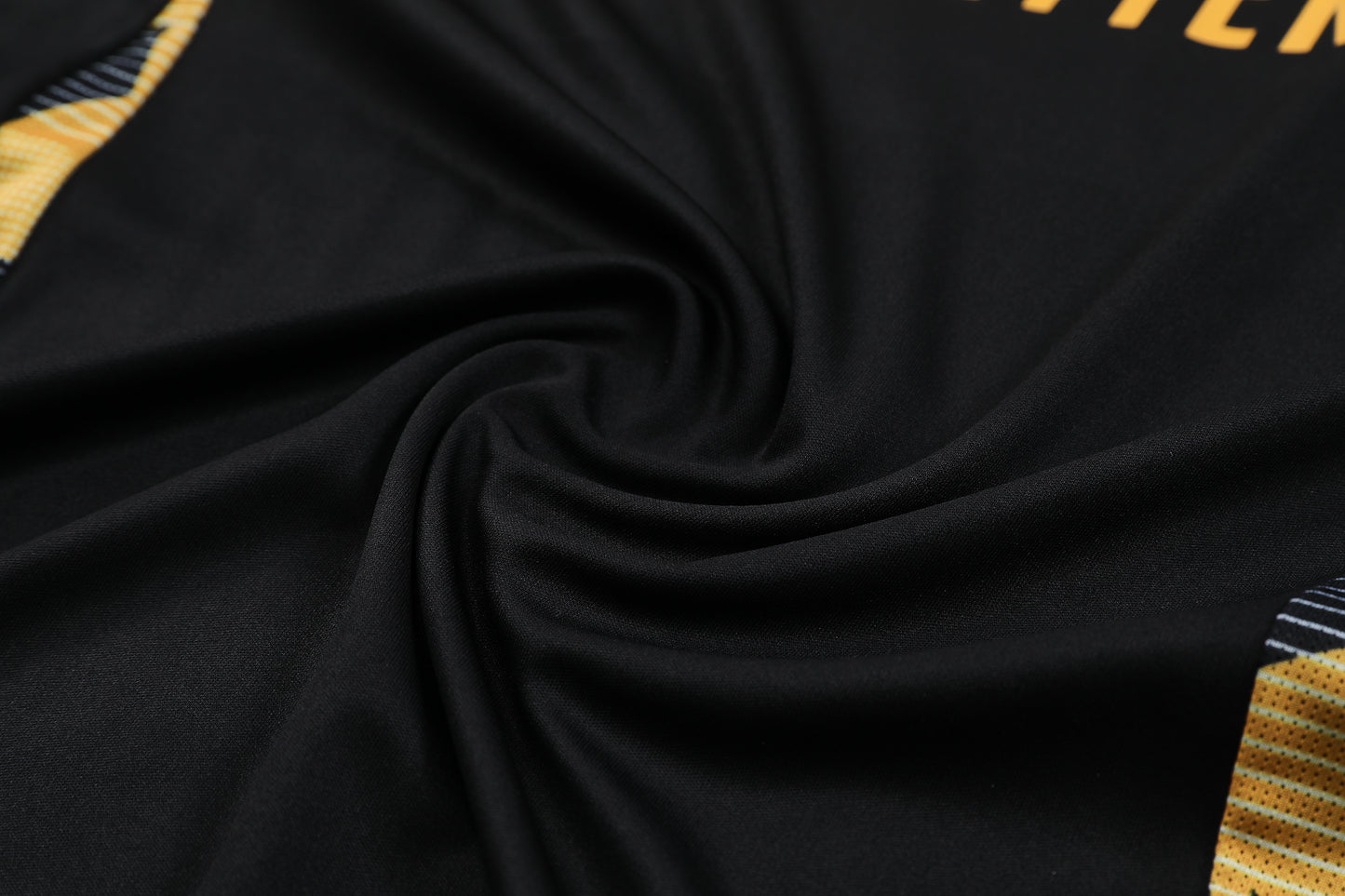 Kit Adulto Real Madrid 25-26 - Preto com Detalhes em Dourado
