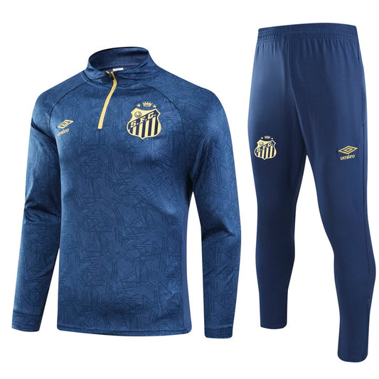 Kit Adulto Santos 25-26 – Blusa de Gola Alta e Calça Azul Escuro com Detalhes Dourados