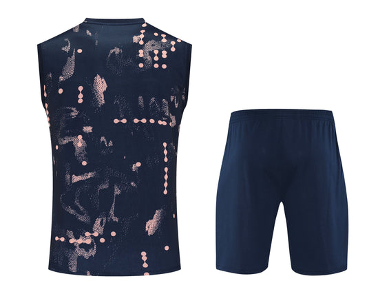 Kit Adulto Chelsea 25-26 – Regata e Shorts Azul-Marinho com Detalhes em Salmão