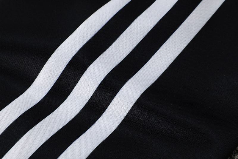 Kit Adulto Flamengo 25-26 – Adidas Originals | Casaco e Calça Pretos com Logo Vermelho