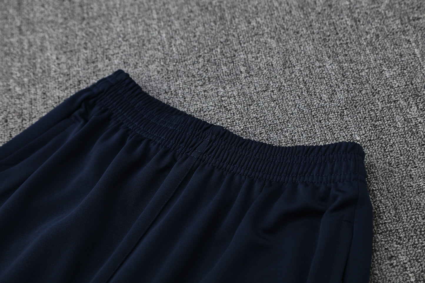 Kit Adulto Chelsea 25-26 – Moletom de Capuz Salmão com Detalhes Azul-Marinho + Calça