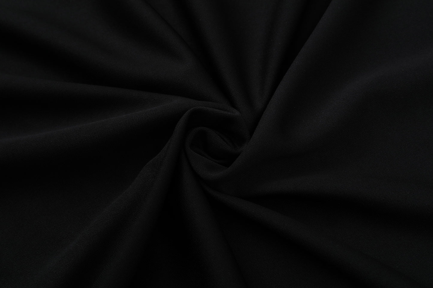 Kit Adulto Seleção de Portugal 24-25 – Moletom de Capuz Preto com Detalhes Vermelhos + Calça