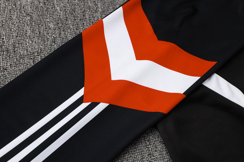 Kit Adulto Flamengo 25-26 – Adidas Originals | Casaco e Calça Pretos com Logo Vermelho